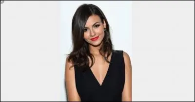 Comment s'appelle cette fille ?