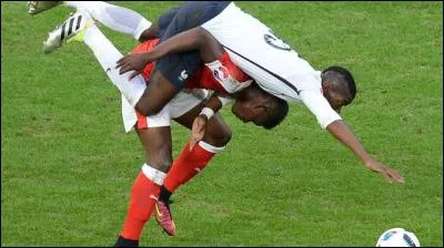 Que peut-on retenir du match France - Suisse ?
Attention, il y a deux bonnes réponses !