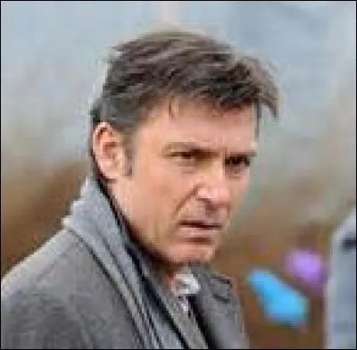 A qui Maxime Vernon a-t-il succ&eacute;d&eacute; ?