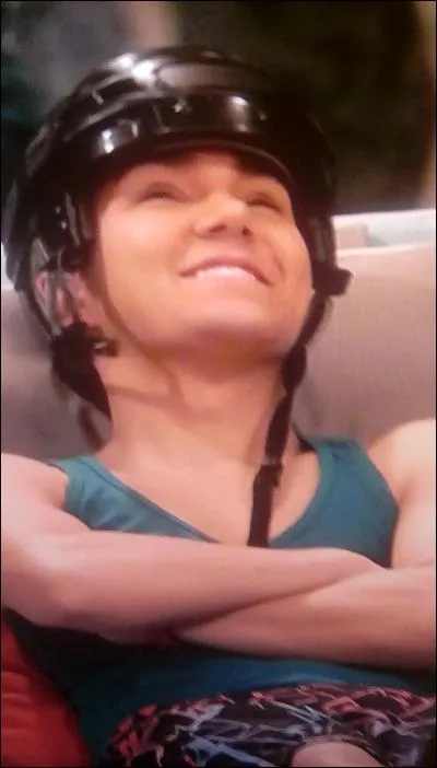 Quel membre du groupe a pour père un officier de police ?