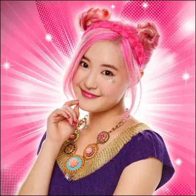 Dans la saison 2, Sun-Hi a des cheveux de couleur...