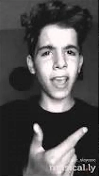 Quel est le nom de sa chaîne YouTube ?