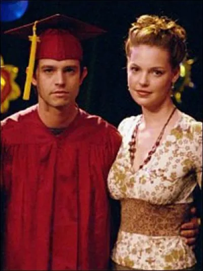 Dans quelle série Max et Isabel sont-ils attachés l'un à l'autre ?