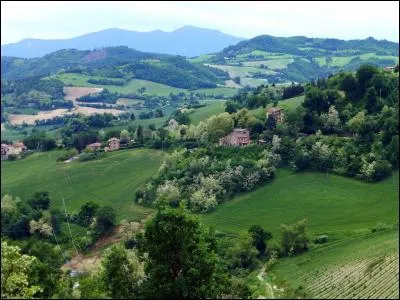Dans quel pays la Région historique nommée "Émilie" se situe-t-elle ?