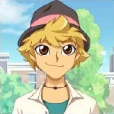 Comment s'appelle le grand fan des LoliRock ? Il tient un blog sur elles et il est un peu collant.