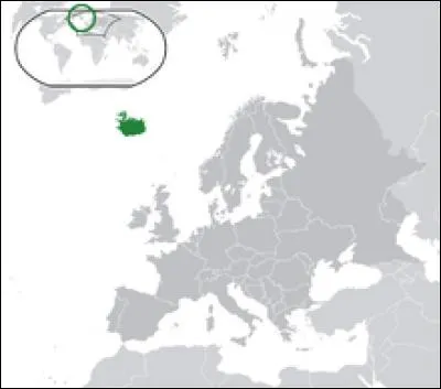 De quelle couleur le drapeau de l'Islande est-il ?