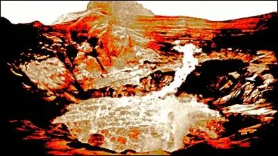 Quel volcan laissa échapper 38 millions de m3 d'eau acide en 1919 ?