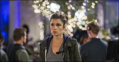 Dans quelle série joue-t-elle ?