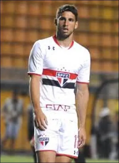 Dans quel club espagnol le milieu brésilien Ganso s'est-il engagé?