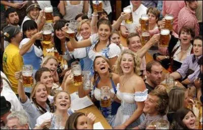 Quelle est cette fête allemande qui commence en septembre et finit en octobre ?