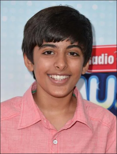 Combien d'amis Ravi a-t-il ?