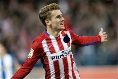 En quelle année rejoint-il le club dans lequel il joue en ce moment ?