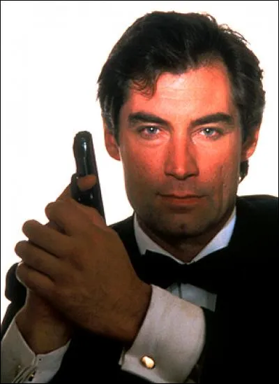 Quel acteur a fait ses débuts en méchant dans le film "Permis de Tuer" avec Timothy Dalton ?