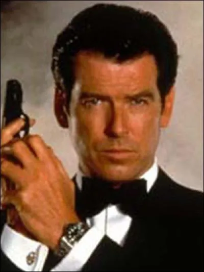 Combien de fois Pierce Brosnan a-t-il interprêté le rôle de l'agent 007 ?