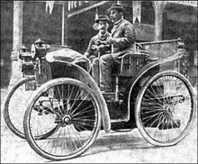 Vrai ou faux - L'&Eacute;clair est la premi&egrave;re voiture au monde &agrave; rouler sur des pneumatiques.