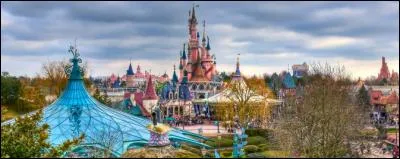 Dans quel département se situe le parc Disneyland Paris ?
