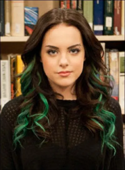 Quel est le nom et prénom de cette fille ?