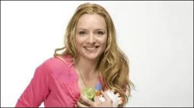 A 27 ans, c'est la cadette de la famille Le Kervelec et c'est elle qui prend les décisions importantes à la maison. Elle sait ce qu'elle veut, comment elle le veut et où elle le veut, c'est dire ! Très perfectionniste.