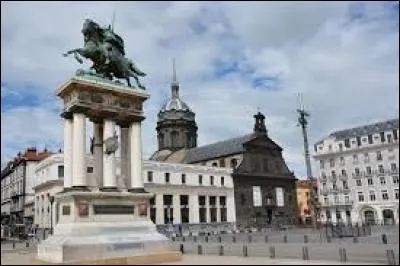 "C" comme "Clermont-Ferrand". Laquelle de ces grandes firmes françaises a son siège social basé dans cette ville auvergnate ?