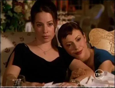 Piper est prête à quoi contre Phoebe quand elle est devenue démoniaque ?