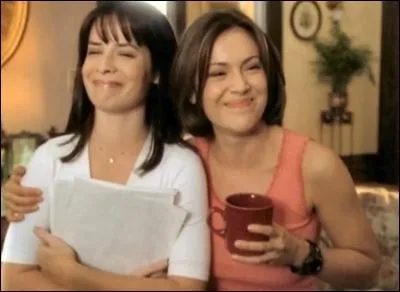 Quel secret Phoebe cache-t-elle à Piper dans la saison 1 ?