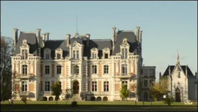 Dans quelle ville le château de La Maison-Rouge est-il situé ?
