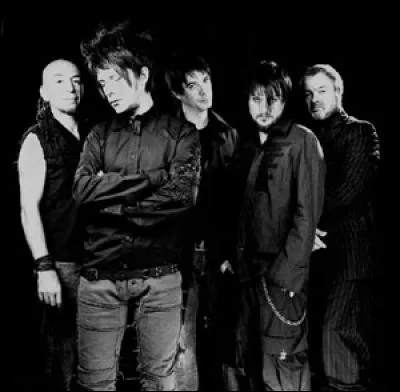 Identifiez le groupe et participez à une aventure d'Henri Verne !