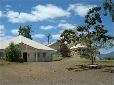 Où est l'école Léonie Avril ?