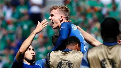 Avec quel joueur de l'équipe de France est-il le plus proche ?