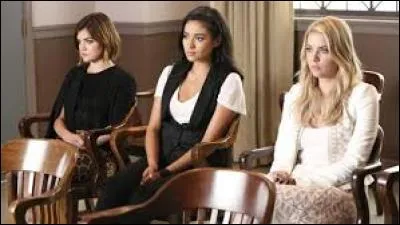 Pourquoi les Liars reviennent-elle à Rosewood 5 ans après leur départ ?