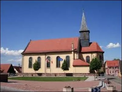 D'après-vous, dans quelle ancienne région se situe le village d'Oberlauterbach ?