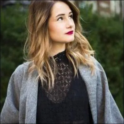 Emma a moins de 20 ans.