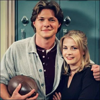 De quel garçon Sabrina tombe-t-elle amoureux dans la saison 1 ?