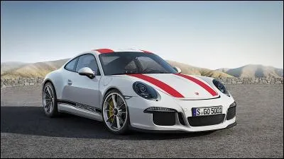 Quelle est la puissance maximale de la Porsche 911 R ?
