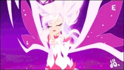 Pourquoi Iris est dans une tenue magique différente de d'habitude?