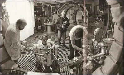 Quel duo d'acteurs ne s'entendait pas contrairement à leurs personnages R2-D2 et C3PO ?