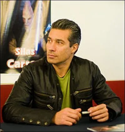 Quels sont les personnages portés à l'écran par Silas Carson ?
