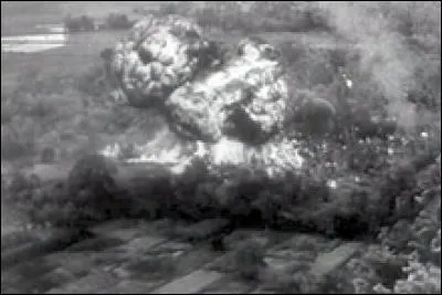 Largués en parachute par les Britanniques de Colombo, quel homme réussit à s'échapper au Yunnan ?