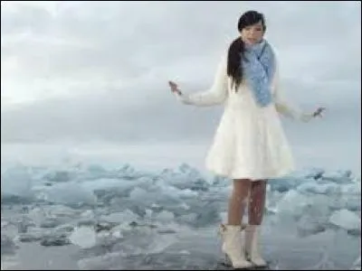 Est-elle mariée Skalpovich ?