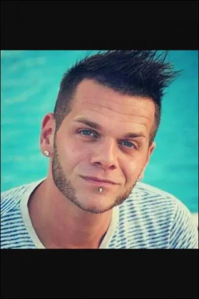 Qui chante "Petite Émilie" ?