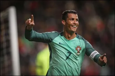 Qui pour le Portugal n'a pas joué tout le match de la finale ?