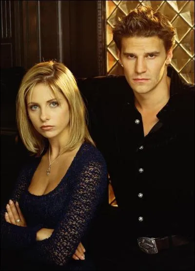 Pourquoi Buffy est-elle renvoyée du lycée ?