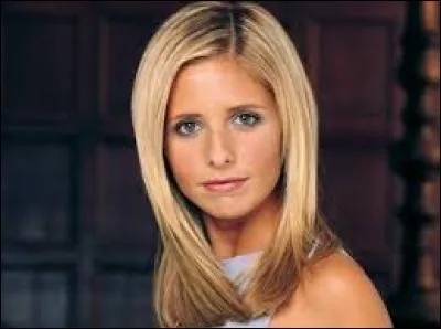 Vampire3 : Qui jouait le rôle de Buffy dans la série télévisée "Buffy contre les vampires" ?