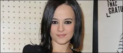 Lolitalaura : Quelle chanteuse interprète "Moi... Lolita" en 2000 ?