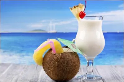 Afin que vous puissiez tous dire que mon quiz était vraiment saoulant, voici un cocktail à base de rhum, coco, ananas :