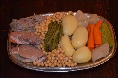 Le choix commence avec un pot au feu espagnol typique de la région de Madrid, quel est son nom ?