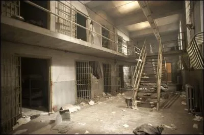 Dans quelle saison Rick découvre la prison ?