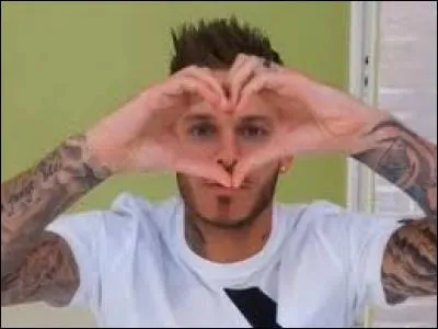 Comment s'appelle son frère ?