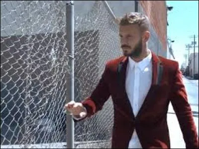 Son père s'appelle...