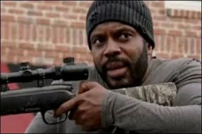 Dans la saison 4, apr&egrave;s l'invasion de la prison, avec qui Tyreese s'enfuit-il ?